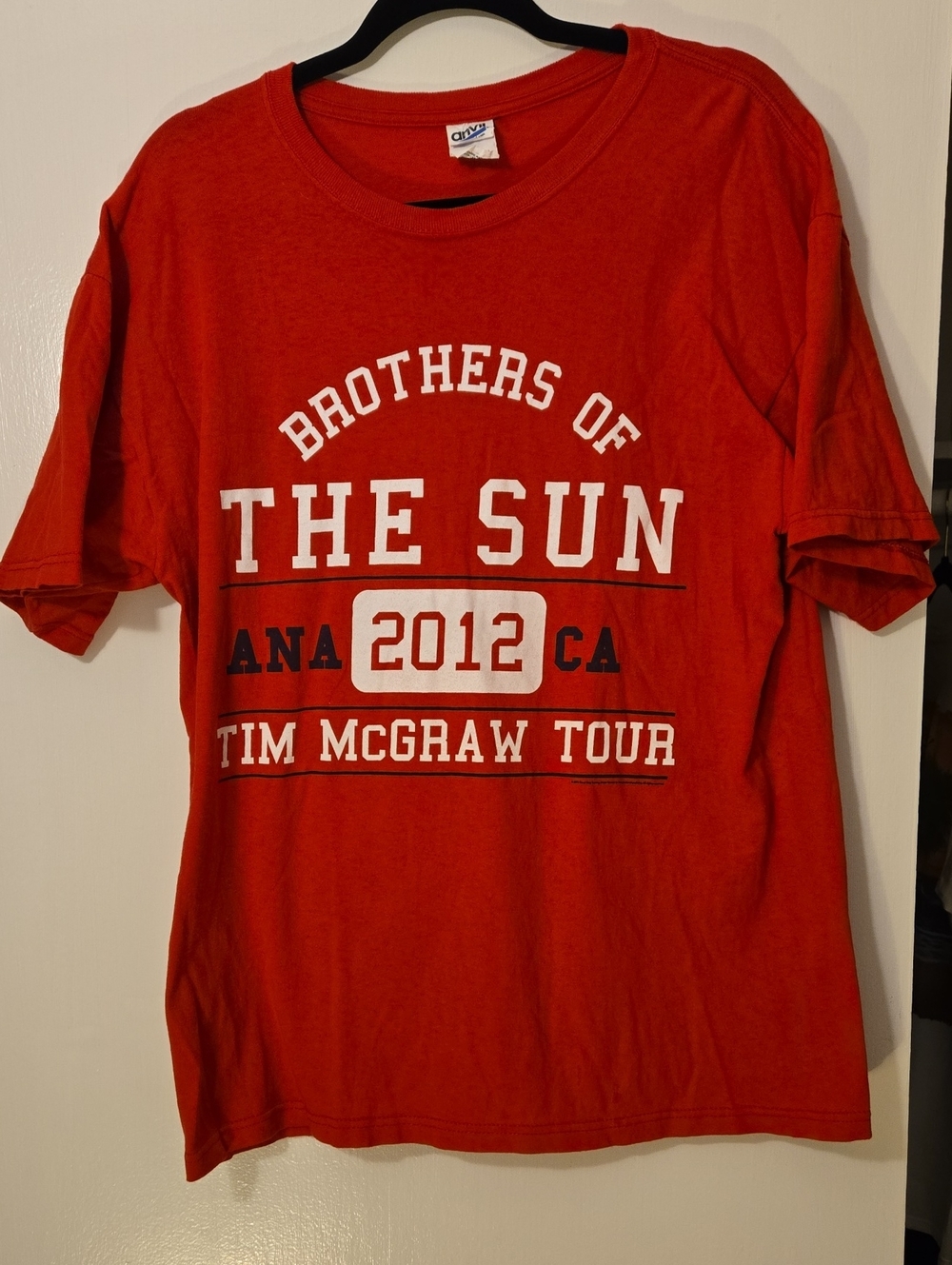 Anvil Red 'Brothers of The Sun' Tim McGraw Tour Graphic Tee